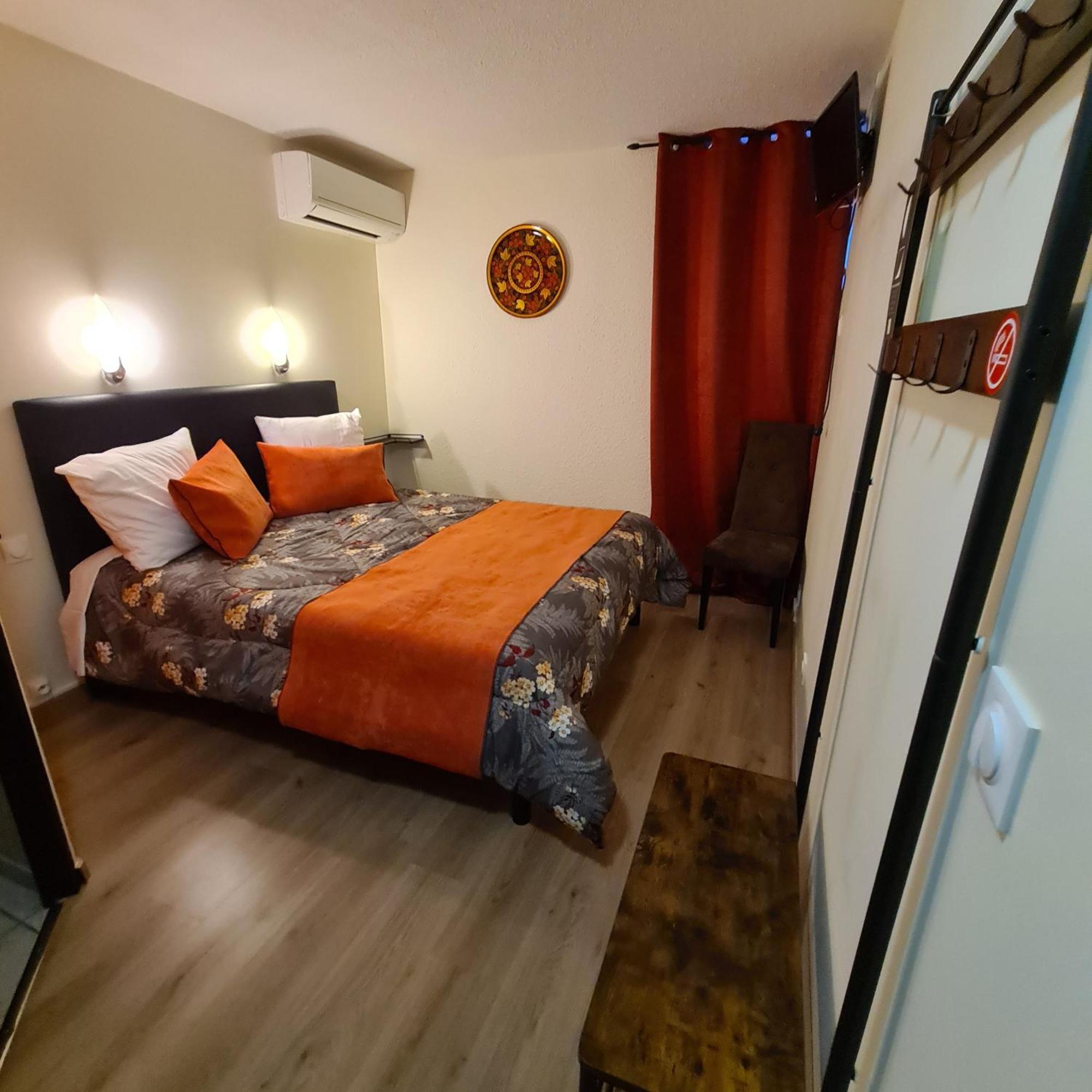 Hotel L'Etoile Aeroport - A61 Carcassonne Zewnętrze zdjęcie
