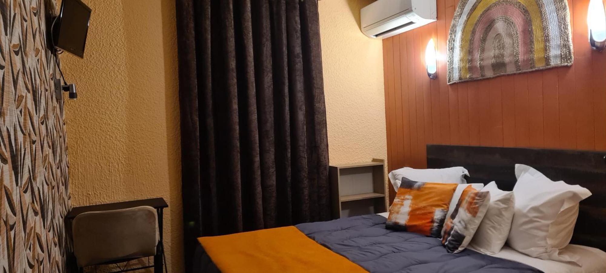 Hotel L'Etoile Aeroport - A61 Carcassonne Zewnętrze zdjęcie